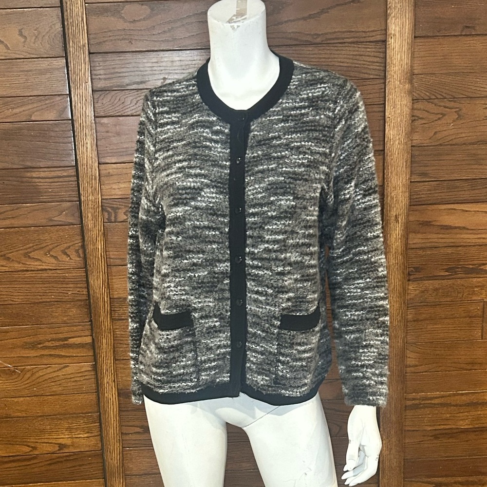 Northern reflections. Medium. Black and Gray Knit Cardigan. Button up.